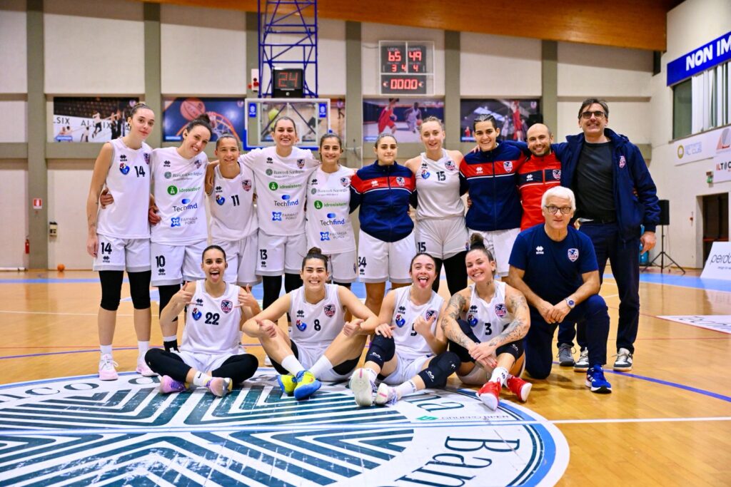 CUS festeggia vittoria contro Ancona